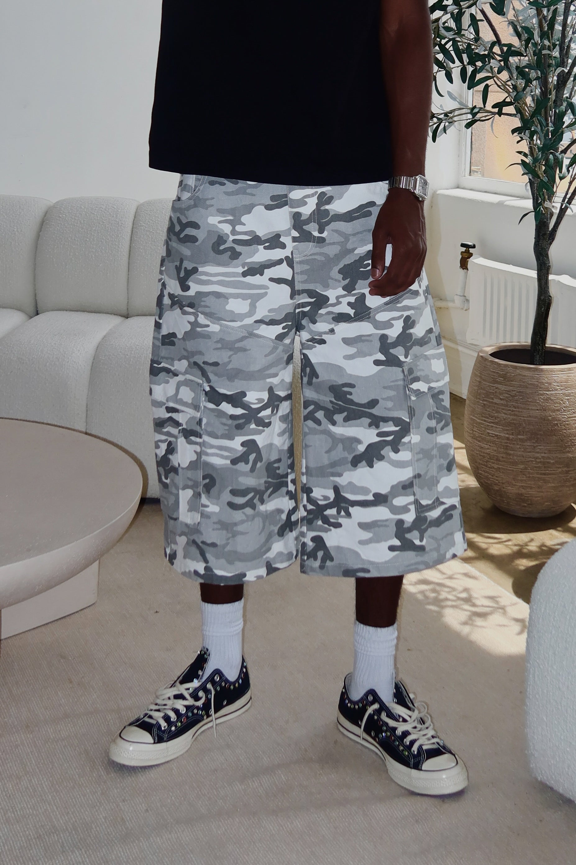 SNOW CAMO SHORTS